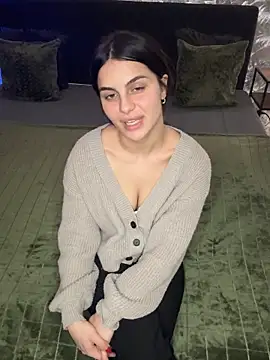 Snapshot of DeineJulia chatting on 12.13.25 DeineJulia online show from 12.13.25