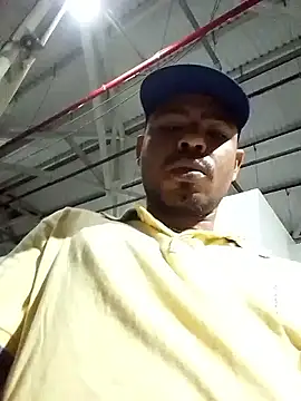 Snapshot of morenoosafado18cm chatting on 11.25.25 morenoosafado18cm online show from 11.25.25