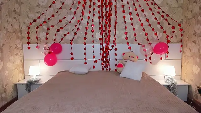 Snapshot of elldiana chatting on 02.14.26 elldiana online show from 02.14.26