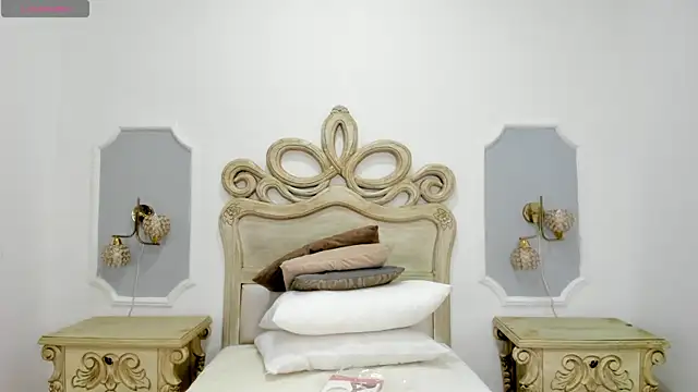 Snapshot of kendall_jones7 chatting on 12.14.25 kendall jones7 online show from 12.14.25