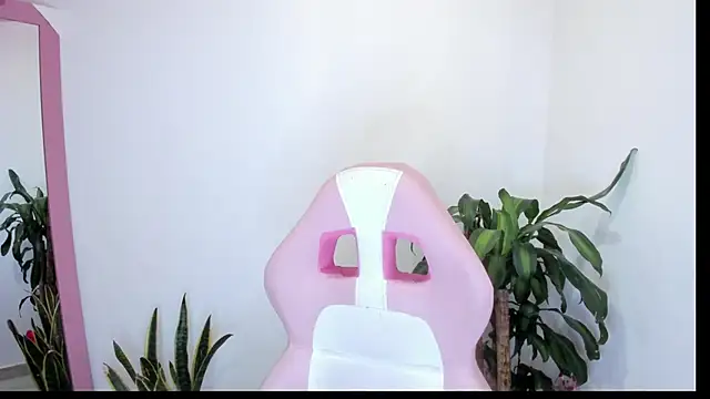 SOFIA SWEETT22 online show from 12.05.25