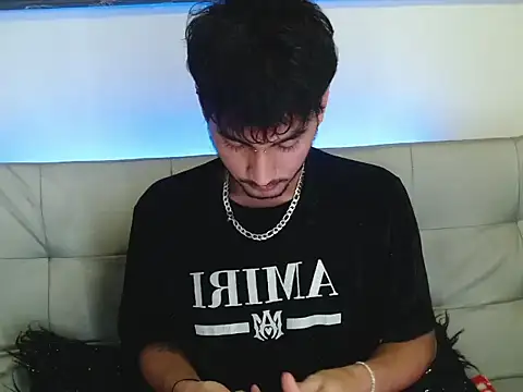 Snapshot of Brunicci chatting on 11.27.25 Brunicci online show from 11.27.25