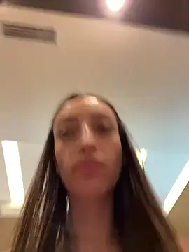 Snapshot of BelleRune chatting on 12.08.24 BelleRune online show from 12.08.24