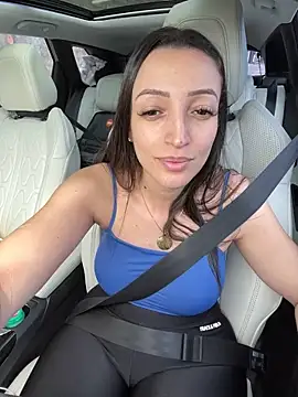 Snapshot of BelleRune chatting on 12.10.24 BelleRune online show from 12.10.24