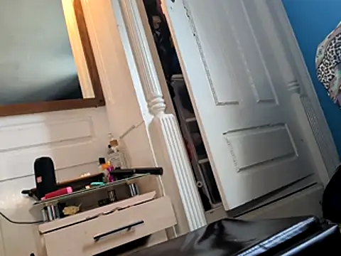 Snapshot of monalily chatting on 03.11.26 monalily online show from 03.11.26