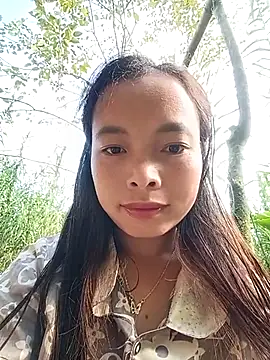 Snapshot of Yumi_08 chatting on 11.16.25 Yumi 08 online show from 11.16.25