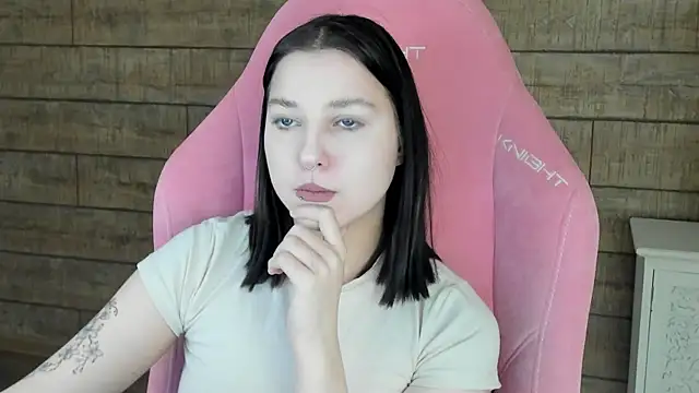 TinnaBurton online show from 02.07.26