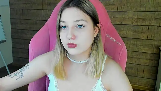 TinnaBurton online show from 05.06.26