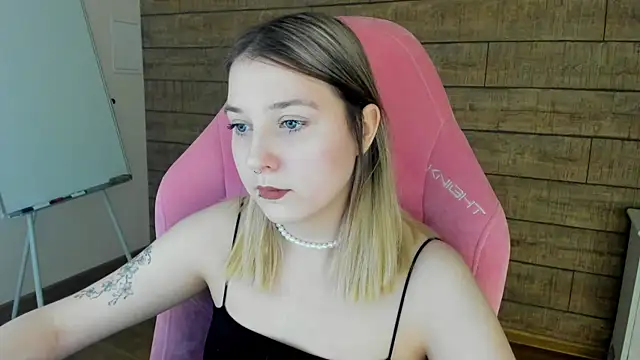 TinnaBurton online show from 05.10.26