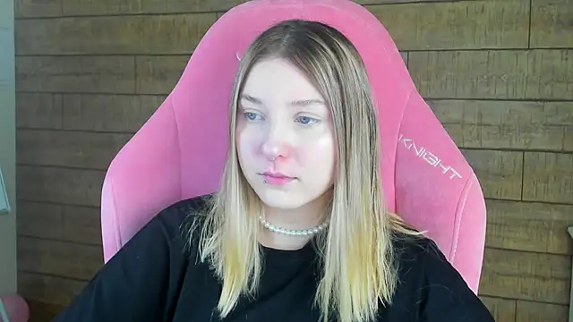 TinnaBurton online show from 05.21.26