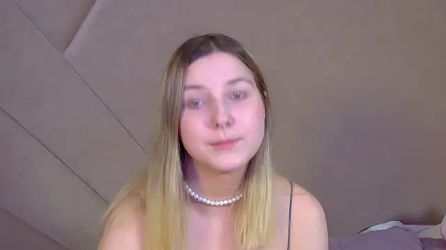 TinnaBurton online show from 07.08.26