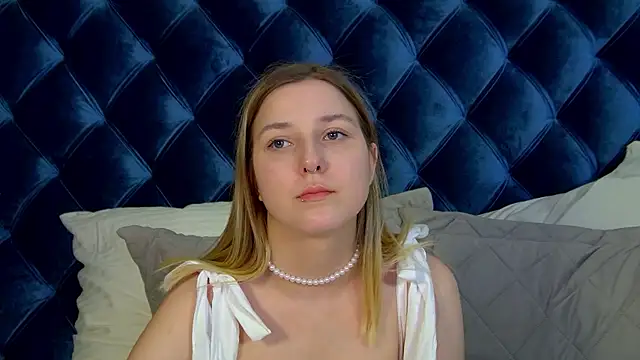 TinnaBurton online show from 07.18.26