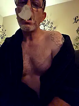 Snapshot of longsmooth4u chatting on 11.19.25 longsmooth4u online show from 11.19.25