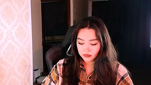 Snapshot of Emma_Uilson chatting on 12.01.25 Emma Uilson online show from 12.01.25