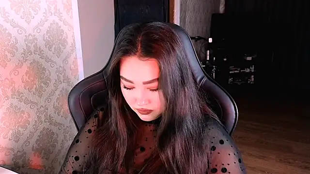 Snapshot of Emma_Uilson chatting on 02.05.26 Emma Uilson online show from 02.05.26