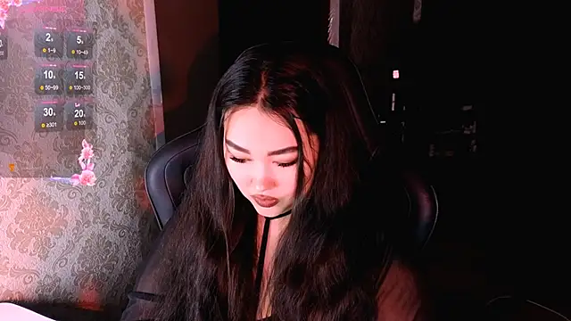 Snapshot of Emma_Uilson chatting on 04.06.26 Emma Uilson online show from 04.06.26