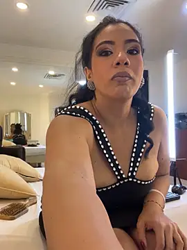 Snapshot of IvannaClaire chatting on 12.05.25 IvannaClaire online show from 12.05.25