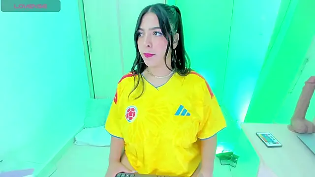 evelisse  online show from 06.14.26