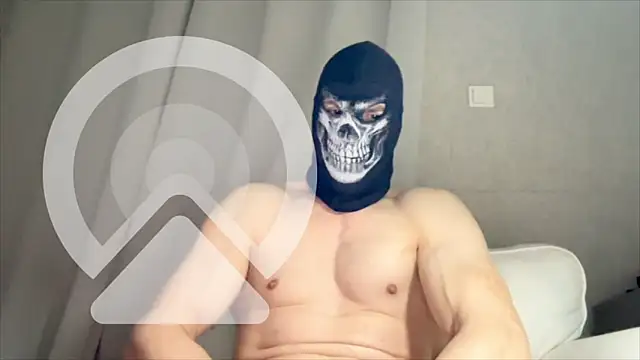 Luna MaskedMan online show from 05.05.26