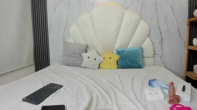Snapshot of Emily_Frostt chatting on 06.16.26 Emily Frostt online show from 06.16.26