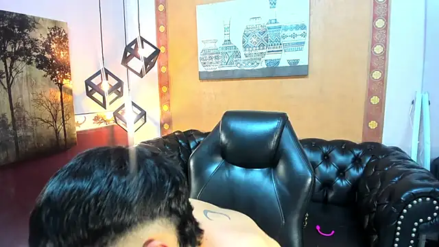 Snapshot of AROMERCURY chatting on 11.17.25 AROMERCURY online show from 11.17.25