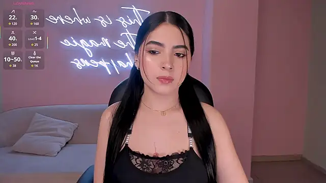 Snapshot of HaileyRoss_ chatting on 07.21.26 HaileyRoss online show from 07.21.26