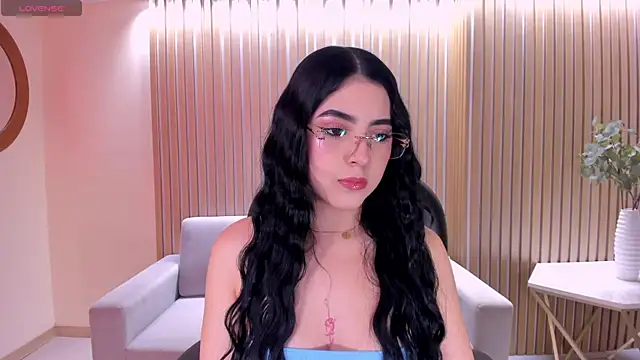 Snapshot of HaileyRoss_ chatting on 07.26.26 HaileyRoss online show from 07.26.26