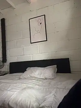 LaraDanverss online show from 11.20.25