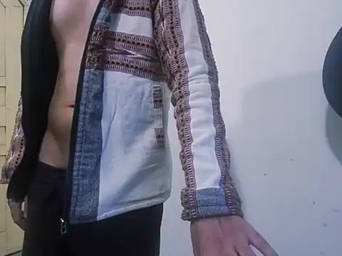 Snapshot of syndyc1 chatting on 11.18.25 syndyc1 online show from 11.18.25