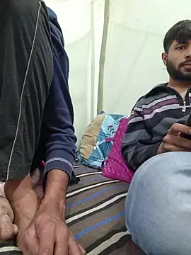 Snapshot of syndyc1 chatting on 12.19.25 syndyc1 online show from 12.19.25