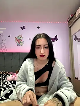 Snapshot of elenaalena chatting on 12.13.25 elenaalena online show from 12.13.25