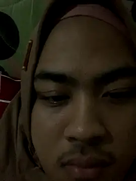 Snapshot of yuliabirdiantie1 chatting on 11.15.25 yuliabirdiantie1 online show from 11.15.25