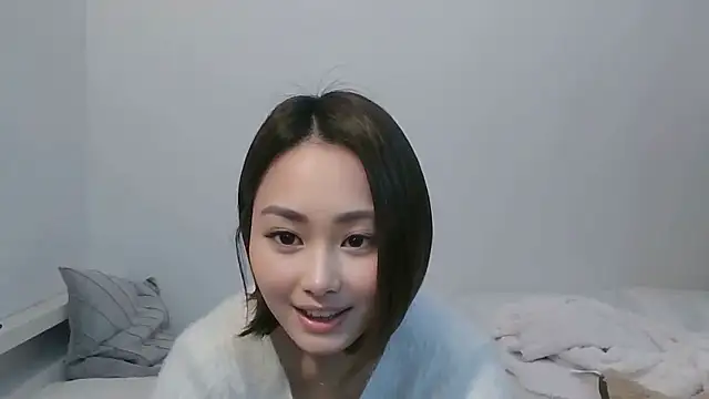 Snapshot of mio-japan chatting on 12.23.25 mio-japan online show from 12.23.25