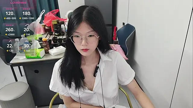 Snapshot of xlin-baby chatting on 05.24.26 xlin-baby online show from 05.24.26