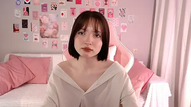 Snapshot of Lexi_Bottom chatting on 12.14.25 Lexi Bottom online show from 12.14.25