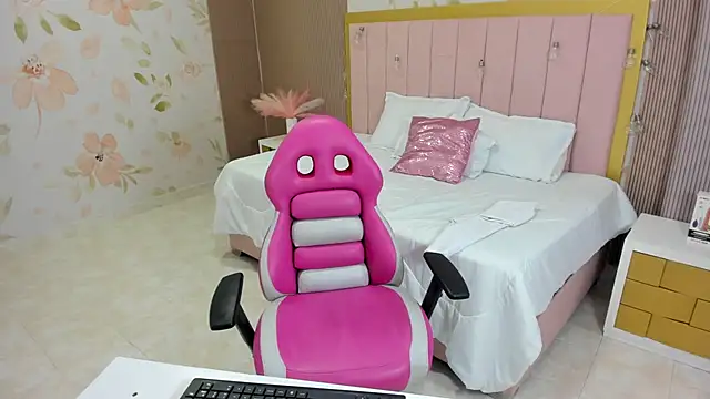 Kendall curves online show from 12.03.25