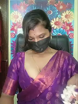 Snapshot of Premalatha_28 chatting on 06.18.26 Premalatha 28 online show from 06.18.26