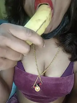 Snapshot of Premalatha_28 chatting on 06.23.26 Premalatha 28 online show from 06.23.26