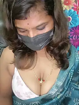 Snapshot of Premalatha_28 chatting on 07.30.26 Premalatha 28 online show from 07.30.26