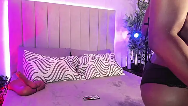 Snapshot of CandyVega_ chatting on 11.27.25 CandyVega online show from 11.27.25