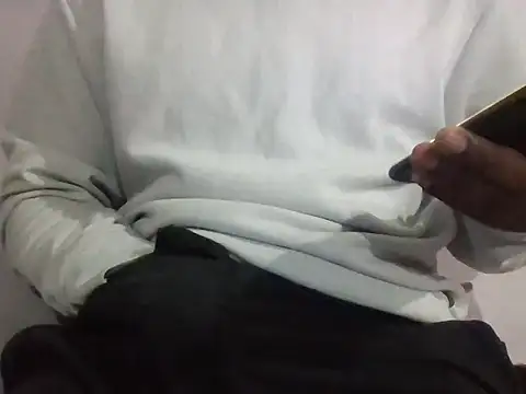 Snapshot of Desi_bbc8 chatting on 11.16.25 Desi bbc8 online show from 11.16.25