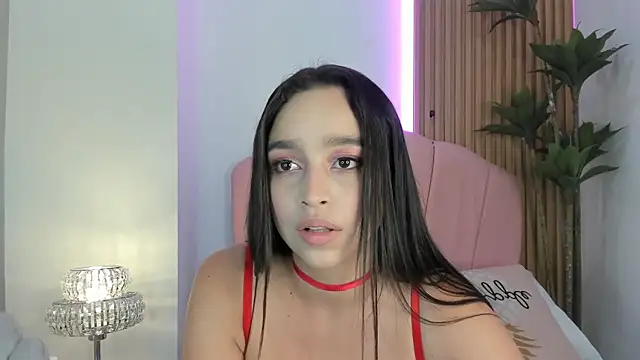 Snapshot of zoe_quinn7 chatting on 12.05.25 zoe quinn7 online show from 12.05.25