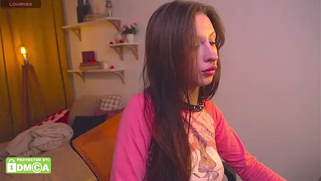 AliceWallflower online show from 04.07.26