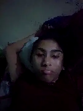 Snapshot of skinnyrox chatting on 02.14.26 skinnyrox online show from 02.14.26