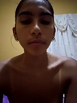 Snapshot of skinnyrox chatting on 02.19.26 skinnyrox online show from 02.19.26