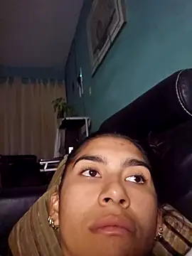 Snapshot of skinnyrox chatting on 02.20.26 skinnyrox online show from 02.20.26