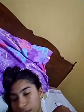 Snapshot of skinnyrox chatting on 02.20.26 skinnyrox online show from 02.20.26