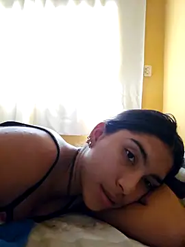 Snapshot of skinnyrox chatting on 03.01.26 skinnyrox online show from 03.01.26