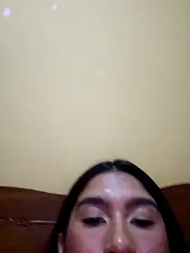 Snapshot of skinnyrox chatting on 03.08.26 skinnyrox online show from 03.08.26