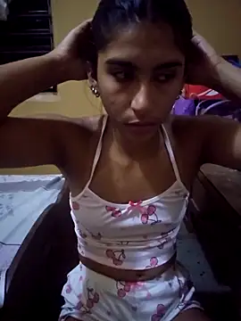 Snapshot of skinnyrox chatting on 03.13.26 skinnyrox online show from 03.13.26